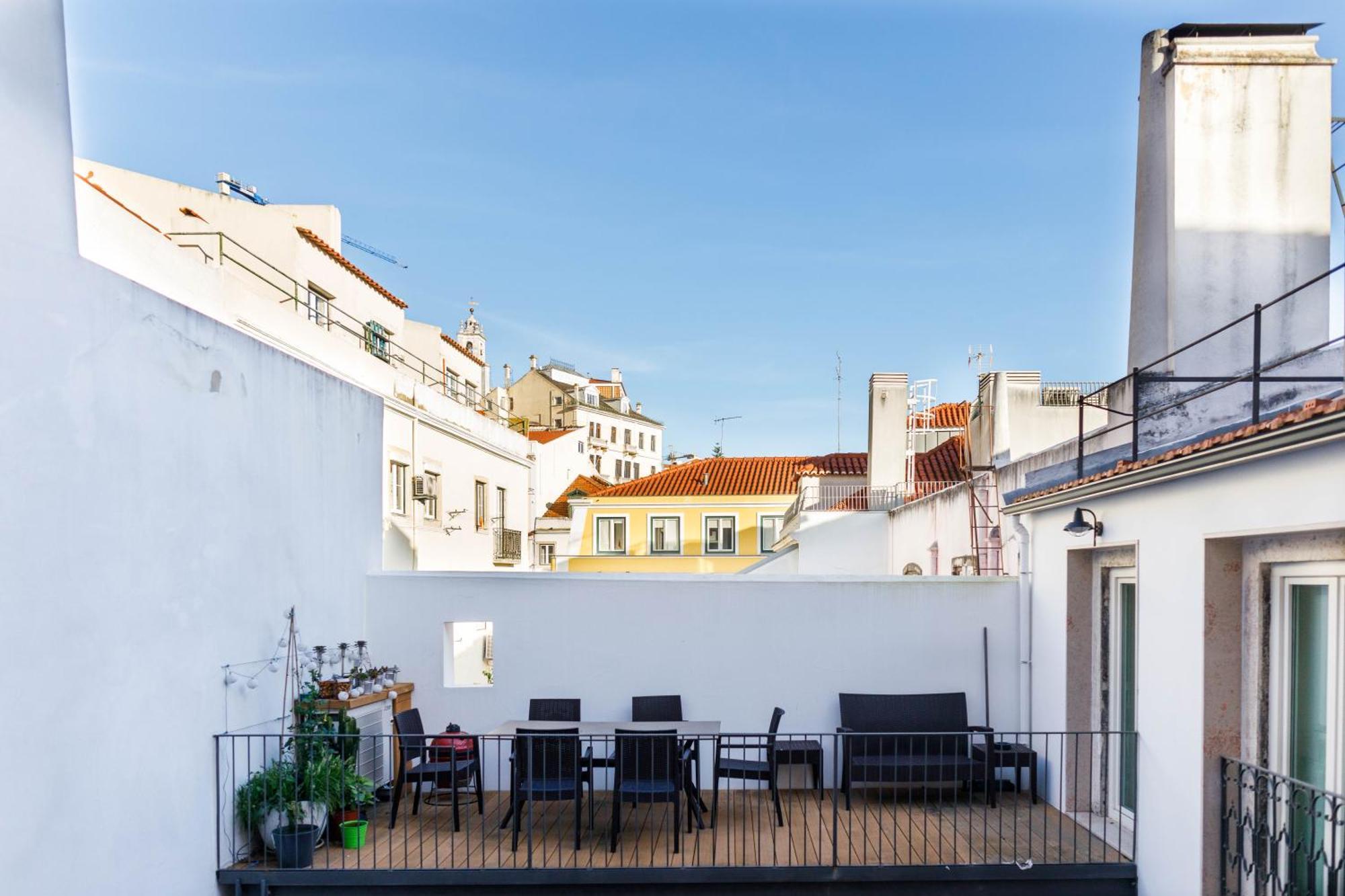 Apartment Pool & Garden In The Heart Of Lissabon