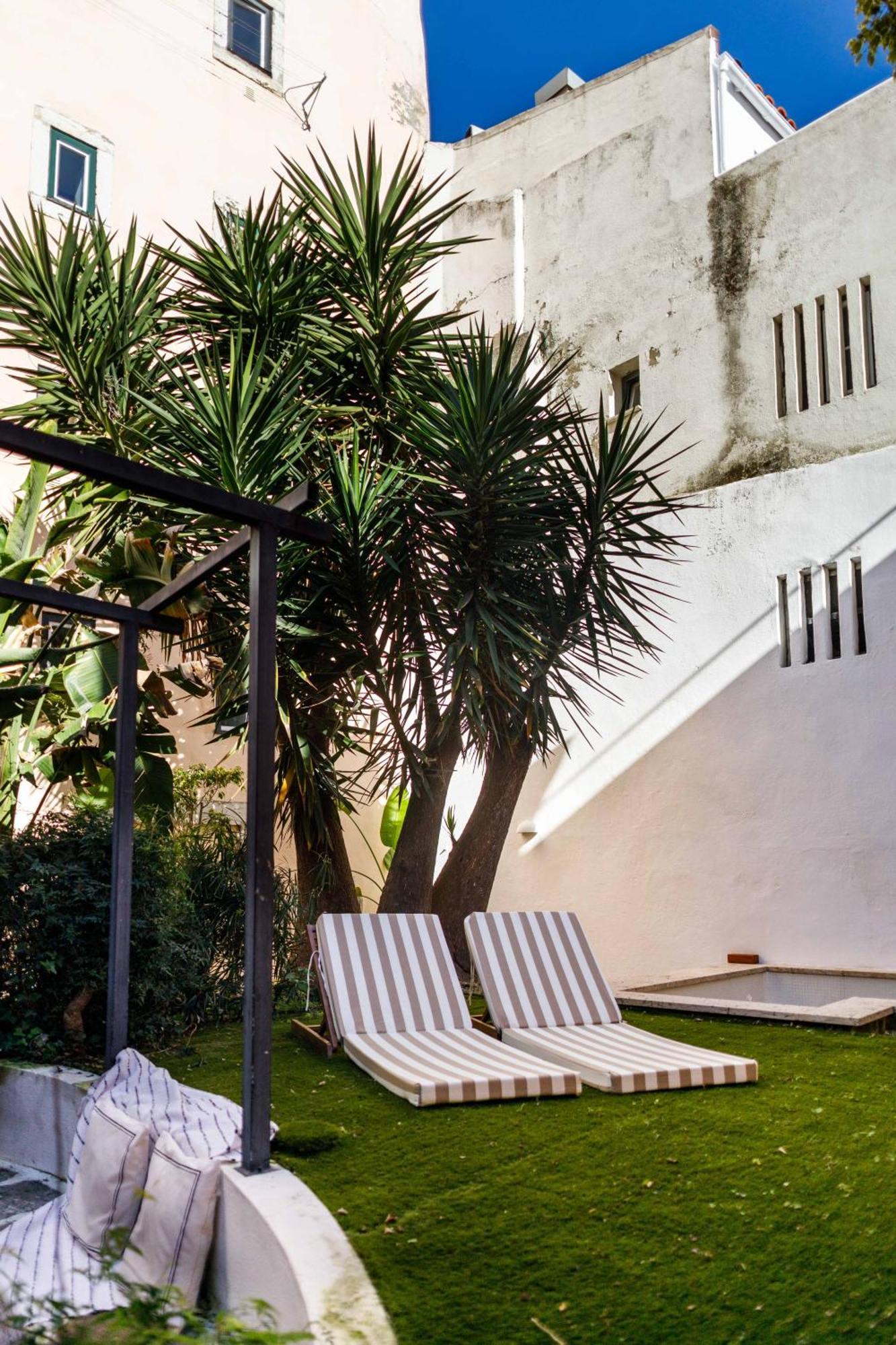 Apartment Pool & Garden In The Heart Of Lissabon