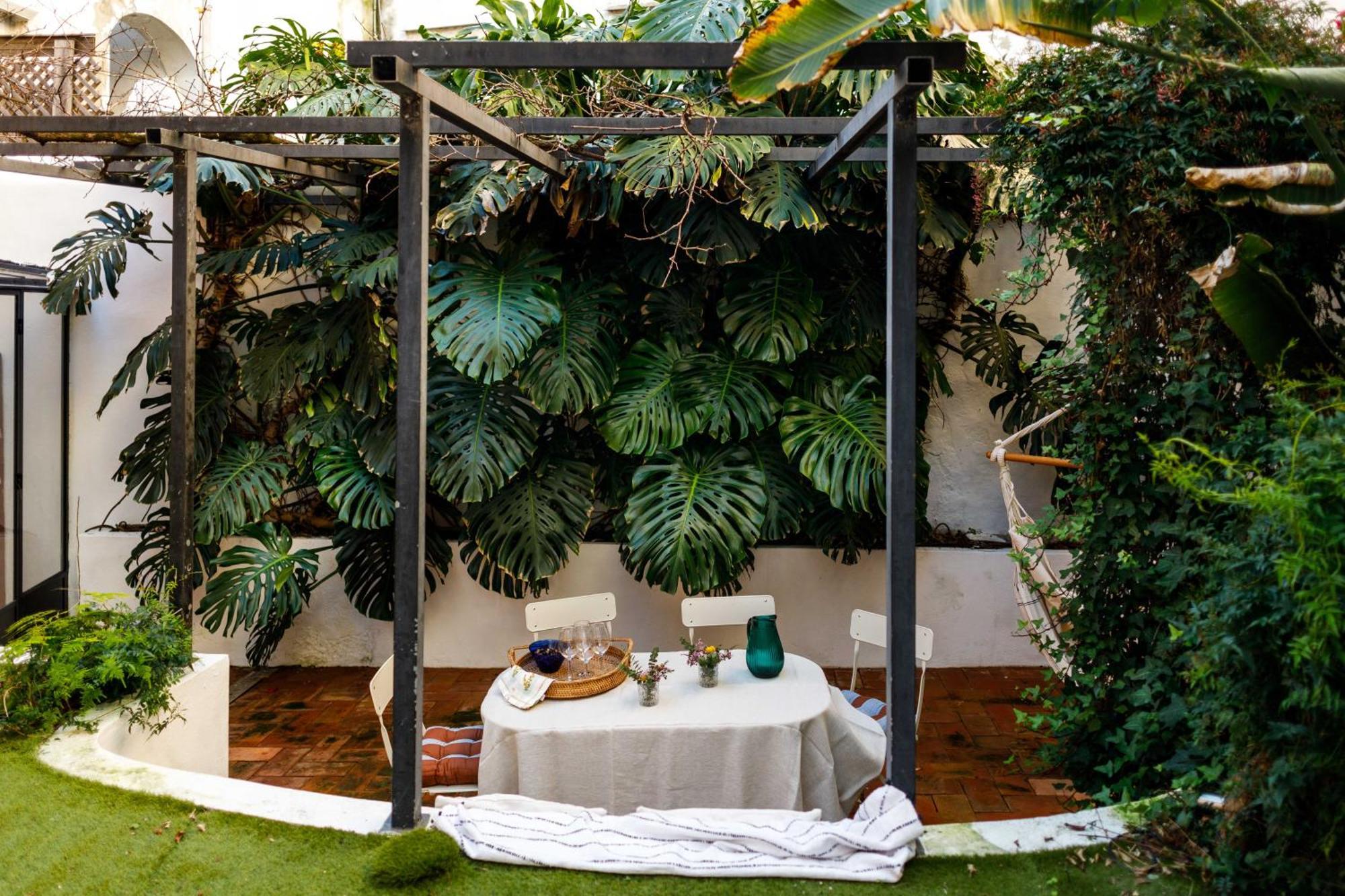 Pool & Garden In The Heart Of Lissabon