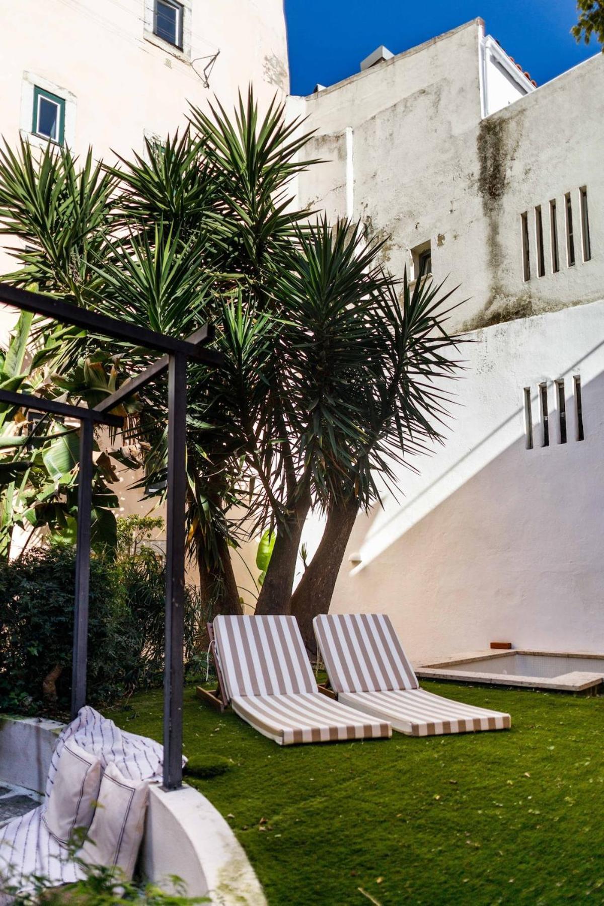 Apartment Pool & Garden In The Heart Of Lissabon