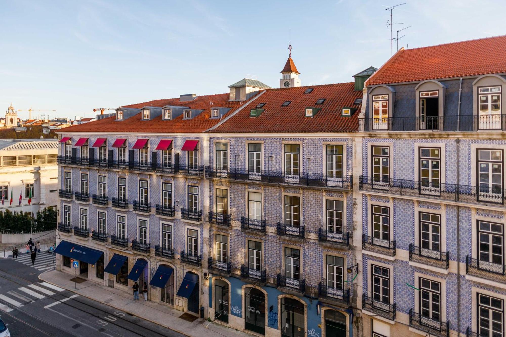 Pool & Garden In The Heart Of Lissabon